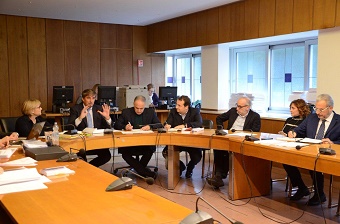 Un momento dei lavori in commissione Bilancio, per l'esame del Defr (Foto di Bruno Ponzani).
