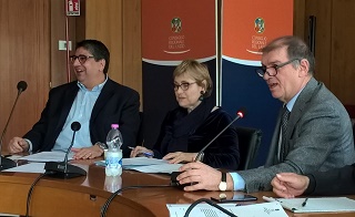 Da sinistra: il presidente della prima commissione, Lena, l'assessore al Bilancio, Sartore, il presidente della quarta, Vincenzi.