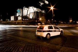 Una pattuglia della Polizia locale di Roma Capitale (Flickr).