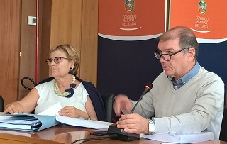L'assessore al Bilancio, Alessandra Sartore, e il presidente della quarta commissione, Marco Vincenzi.