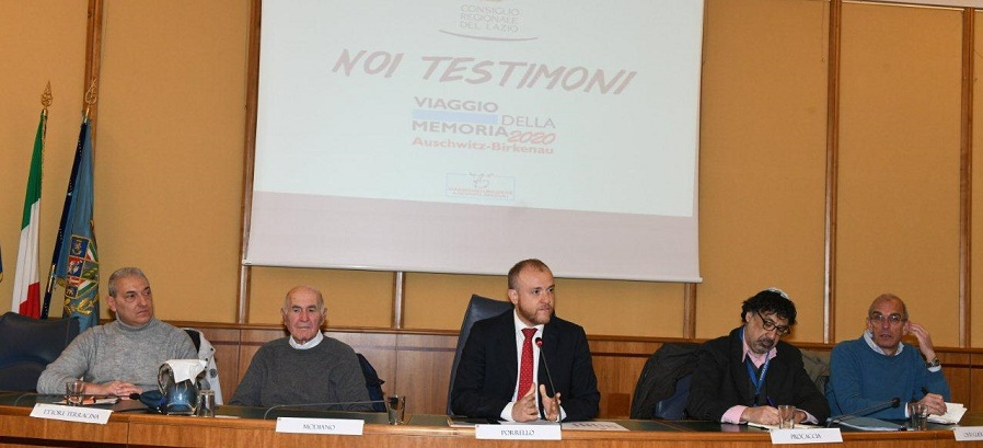 Il palco dei relatori all'evento di oggi (foto di Bruno Ponzani).
