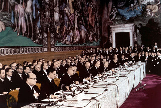 La firma dei trattati di Roma del 1957.