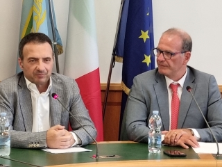 L'assessore regionale Fabrizio Ghera e il presidente della VI commissione, Cosmo Mitrano, durante l'audizione sul trasporto pubblico. L'assessore regionale Fabrizio Ghera e il presidente della VI commissione, Cosmo Mitrano, durante l'audizione sul trasporto pubblico.