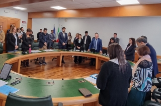 Il minuto di silenzio in commissione Cultura per Octay Stroici, morto a seguito del crollo della Torre dei Conti a Roma. Il minuto di silenzio in commissione Cultura per Octay Stroici, morto a seguito del crollo della Torre dei Conti a Roma.