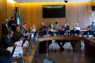 Un momento della seduta odierna della commissione Bilancio, dedicata alla discussione generale sulla manovra economica 2026-28