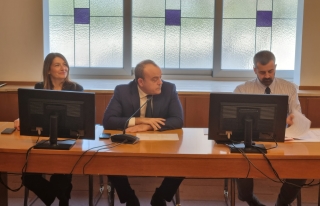 Il presidente del Consiglio, Antonello Aurigemma, illustra il bilancio 2023-2025 in IV commissione, con la Segretaria generale, Cinzia Felci, e il direttore del Servizio Amministrativo, Fabio Pezone.