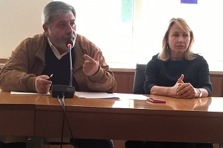 Il commissario straordinario del Sant'Andrea, Caroli, e la direttrice amministrativa, Longo. Il commissario straordinario del Sant'Andrea, Caroli, e la direttrice amministrativa, Longo.