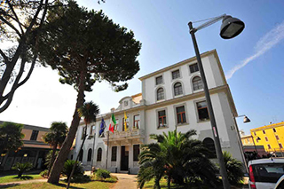 La sede del comune di Civitavecchia. La sede del comune di Civitavecchia.