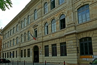 Il liceo "Augusto Righi" di Roma (Wikipedia).