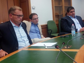 Un momento dei lavori in terza commissione. Da sinistra, i consiglieri del Pd Minnucci, La Penna, Lena.
