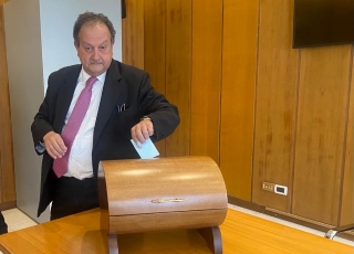 Il presidente della XII commissione, Nazzareno Neri. Il presidente della XII commissione, Nazzareno Neri.