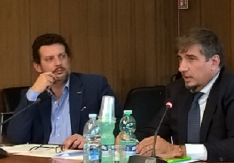 Il presidente della quarta commissione, Refrigeri, in primo piano, e il presidente dell'ottava, Novelli, durante l'audizione sul consorzio Valle del Liri. Il presidente della quarta commissione, Refrigeri, in primo piano, e il presidente dell'ottava, Novelli, durante l'audizione sul consorzio Valle del Liri.