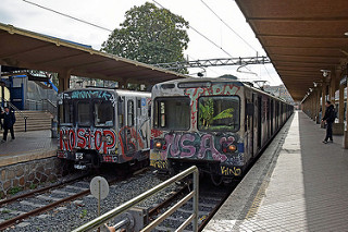 Treni della Roma-Lido.