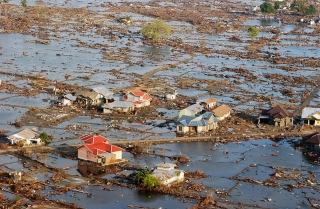 Tsunami (Picryl - U.S. Airforce photo)