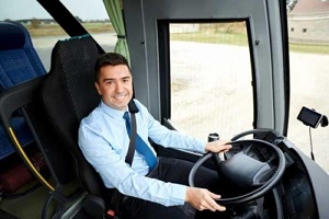 Un bus con conducente Un bus con conducente