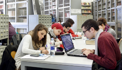 Studenti all'università Studenti all'università