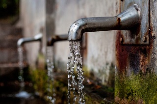 Una fonte d'acqua.