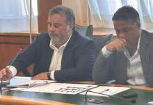 Il presidente Nobili (a sinistra), durante la seduta della commissione Il presidente Nobili (a sinistra), durante la seduta della commissione