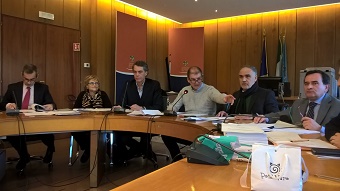 Un momento della seduta congiunta delle due commissioni. Da sinistra: l'assessore Manzella, l'assessore sartore, il presidente dell'undicesima commissione, Maselli, il presidente della quarta, Vincenz, e i segretari delle due commissioni, Fadda e Cerroni. Un momento della seduta congiunta delle due commissioni. Da sinistra: l'assessore Manzella, l'assessore sartore, il presidente dell'undicesima commissione, Maselli, il presidente della quarta, Vincenz, e i segretari delle due commissioni, Fadda e Cerroni.