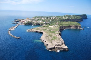 Il mare del Lazio (nella foto, Ventotene).