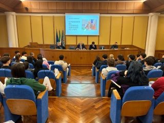Gli studenti del Liceo scientifico "Giuseppe Peano" di Monterotondo nella sala Mechelli del Consiglio regionale del Lazio