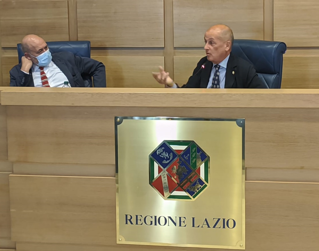L'intervento del capo del Dap, Petralia (a destra), all'assemblea dei Garanti territoriali nella sala Tirreno della Regione Lazio. A sinistra, il Portavoce della Conferenza dei Garanti, Anastasìa.