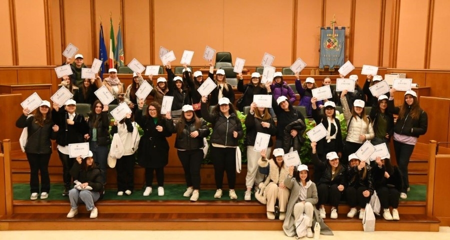 Gli studenti dell'IIS "Angeloni" di Frosinone nell'Aula del Consiglio regionale del Lazio.