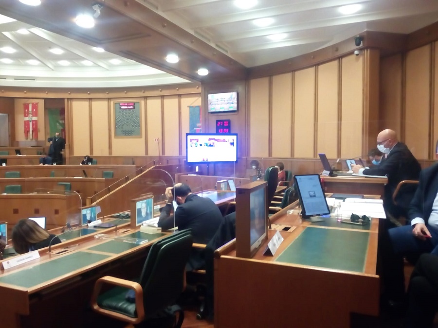 Un momento dei lavori dell'Aula. Presiede i lavori il vicepresidente Cangemi.