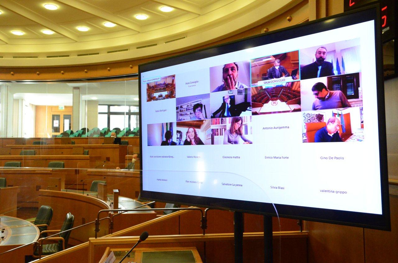 L'Aula consiliare in modalit "mista". Foto di Bruno Ponzani.