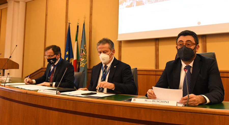 Il Ministro Boccia con Ciambetti e Buschini durante la riunione dei presidenti dei Consigli regionali.