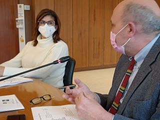 Il Garante Anastasìa e l'assessora Corrado durante una conferenza stampa in sala Etruschi.