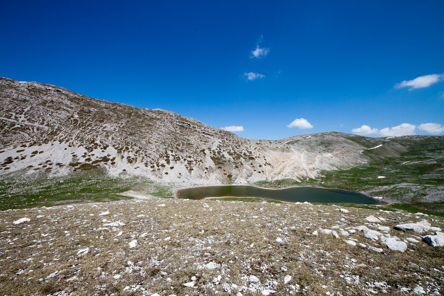 Una veduta del Lago della Duchessa.
Di Matteo Regazzi - Flickr: Lago001.jpg, CC BY 2.0, https://commons.wikimedia.org/w/index.php?curid=16990868