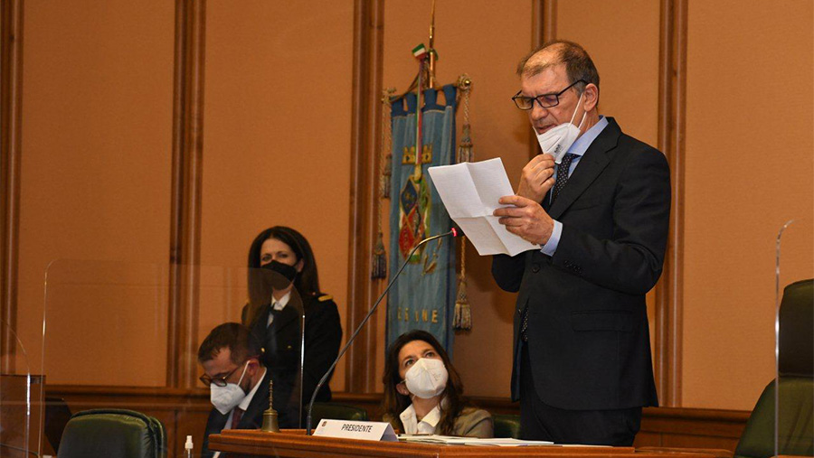 Il presidente Marco Vincenzi durante il discorso di insediamento (foto di Bruno Ponzani).