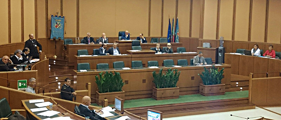 I banchi della Giunta durante la seduta del Consiglio.