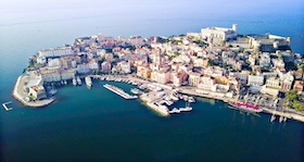 Una veduta del porto di Gaeta.
