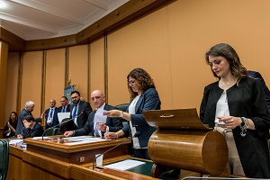 Lo spoglio delle schede votate.